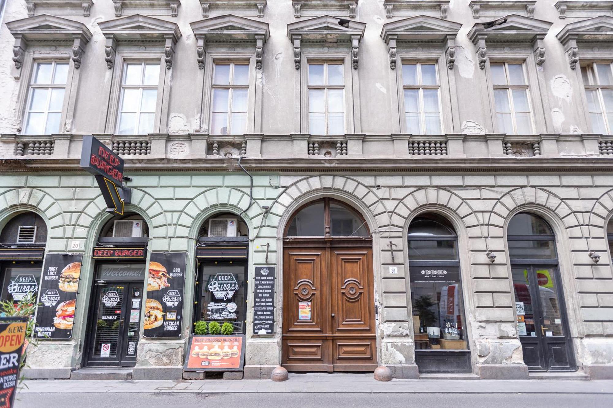 Ultra - Comfy Budapest